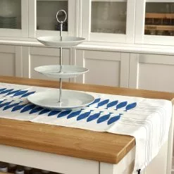 Almedahls Sill Tischläufer 45x140 Cm Blau -Kindertextilien Verkäufe almedahls sill runner blue 2