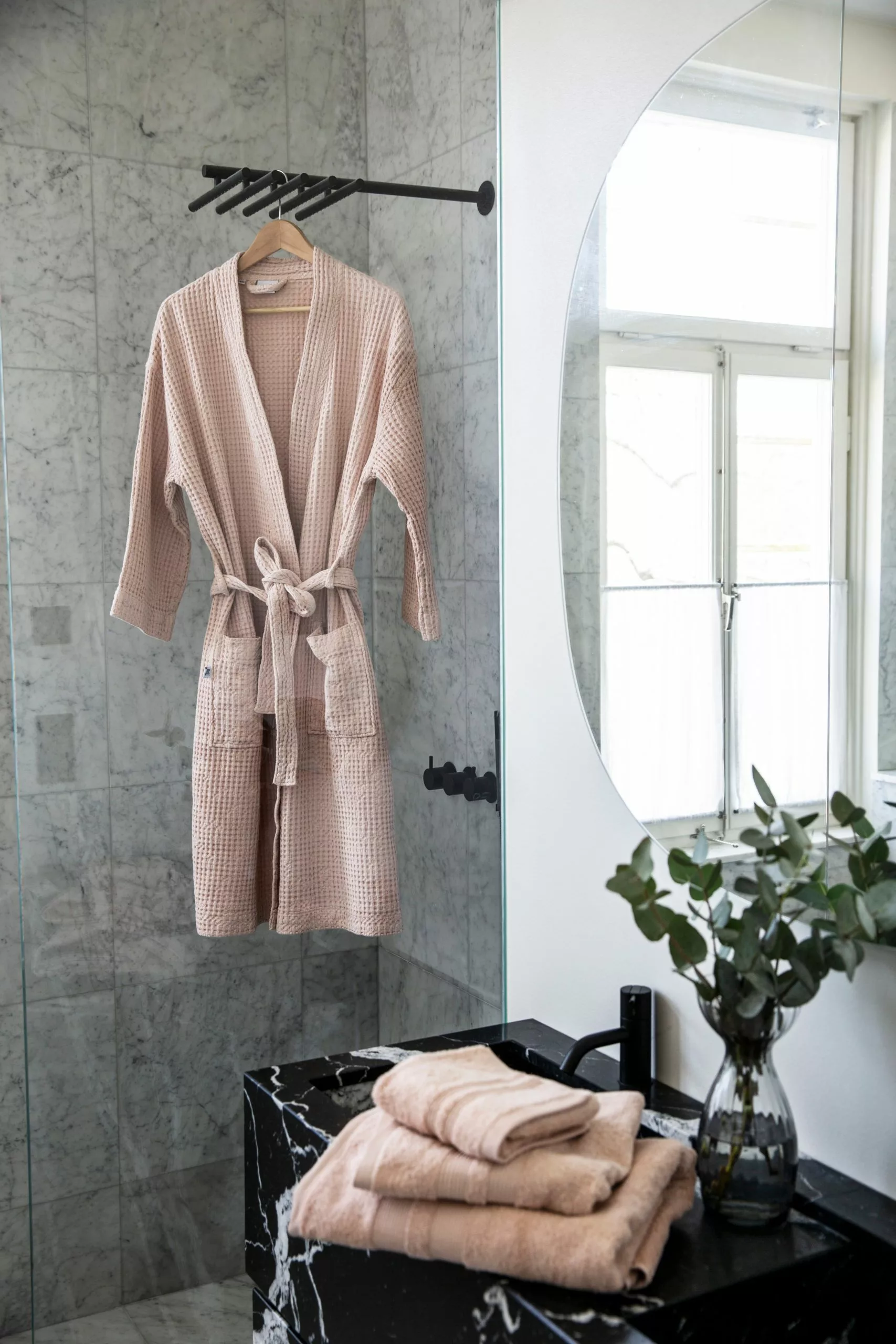 Mille Notti Fontana EKO Gästehandtuch Powder Pink, 30x50 Cm 2 Mille Notti Fontana EKO Gästehandtuch Powder Pink, 30x50 Cm – Bild 2