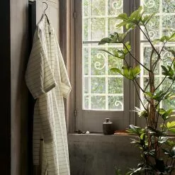 Ferm LIVING Field Bademantel One Size, Altweiß / Chocolate -Kindertextilien Verkäufe ferm living field bademantel one size altwei chocolate 3