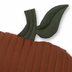 Ferm Living Kids Apple Kissen Gesteppt, Cinnamon -Kindertextilien Verkäufe ferm living kids apple kissen gesteppt cinnamon 2
