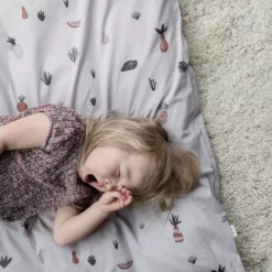 Ferm Living Kids Fruiticana Bettwäsche Junior -Kindertextilien Verkäufe ferm living kids fruiticana bettwasche baby 1 1