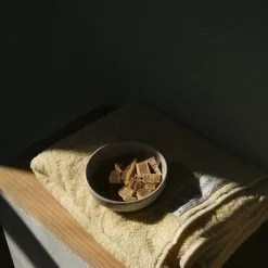 Frama Heavy Towel Badetuch 100x150 Cm, Pale Yellow -Kindertextilien Verkäufe frama heavy towel i bath i pale yellow 4