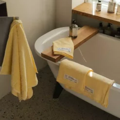 Frama Heavy Towel Handtuch 50x80 Cm, Pale Yellow -Kindertextilien Verkäufe frama heavy towel i hand i pale yellow 4