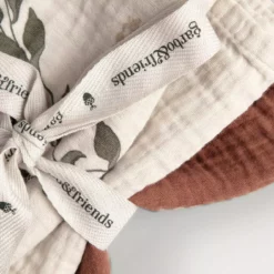 Garbo & Friends Honeysuckle Muslin Spucktücher 40x40 Cm, 3-er Set -Kindertextilien Verkäufe garbo friends honeysuckle muslin spucktucher 40x40 cm 3 er set 2