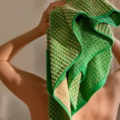 Juna Check Handtuch 100x50 Cm, Grün/Sandfarben -Kindertextilien Verkäufe juna check handtuch 50x100 cm 24