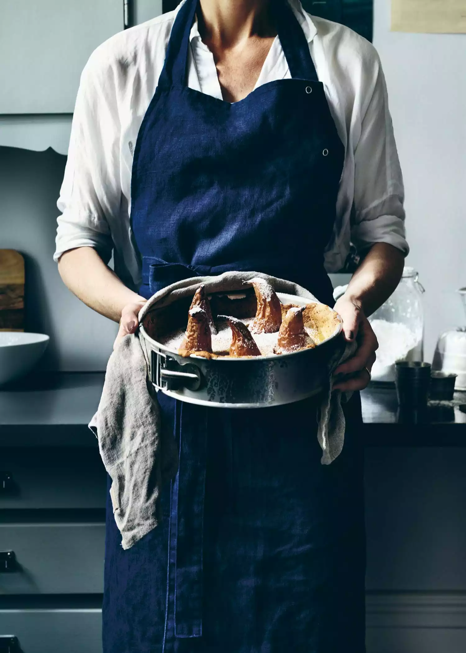 Lovely Linen Lovely Button Apron Jeep Green Schürze Natural Beige 2 Lovely Linen Lovely Button Apron Jeep Green Schürze Natural Beige – Bild 2