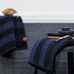 Mette Ditmer Aros Handtuch Midnight Blue 2-er Set, 35x55 Cm -Kindertextilien Verkäufe mette ditmer aros handtuch midnight blue 2 2 scaled