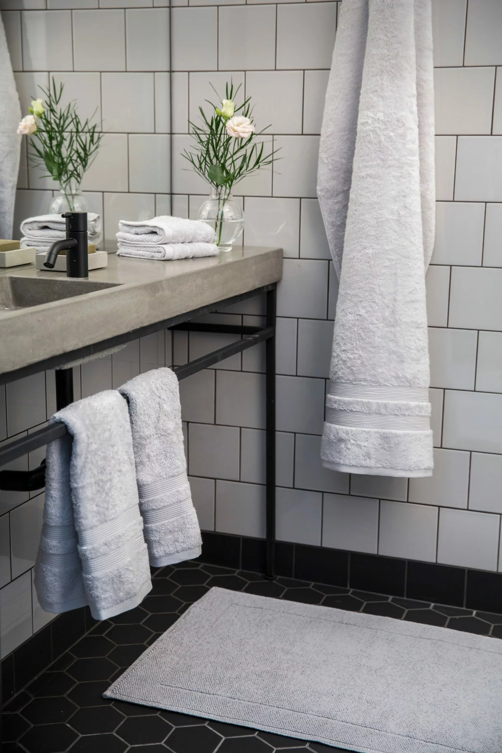 Mille Notti Fontana EKO Badetuch Hellgrau, 70x140 Cm 3 Mille Notti Fontana EKO Badetuch Hellgrau, 70x140 Cm – Bild 3