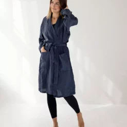 Tell Me More Laval Bademantel Night Blue, S/M -Kindertextilien Verkäufe tell me more laval linen robe s m night blue 4 1